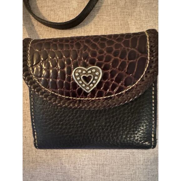 Brighton Leather Heart Wallet Organizer Crossbody Bag - Picture 4 of 10